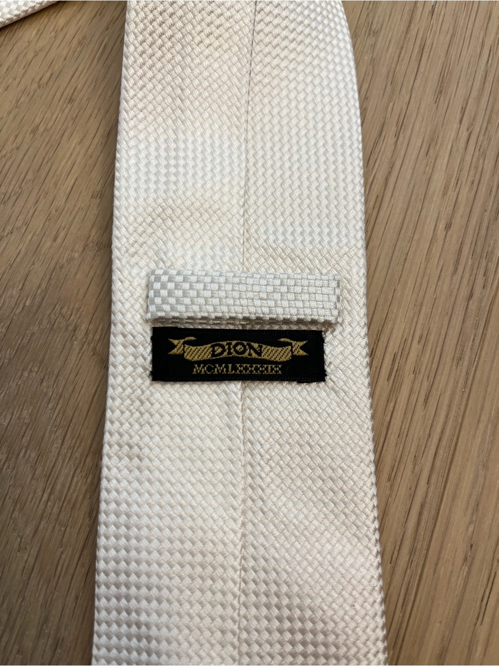 Harry Rosen Off White Tie - Picture 4 of 5